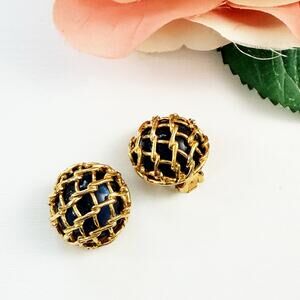 Hattie Carnegie Vintage Gold Netted & Navy Stone Clip Earrings